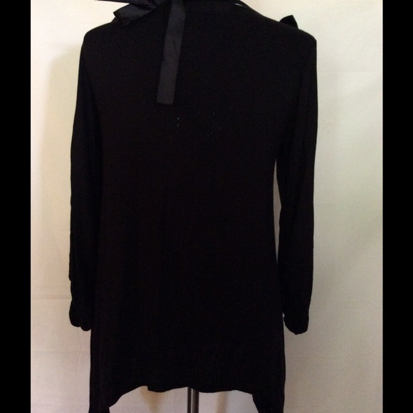 Black blouse with pearls - Picture 3 of 4