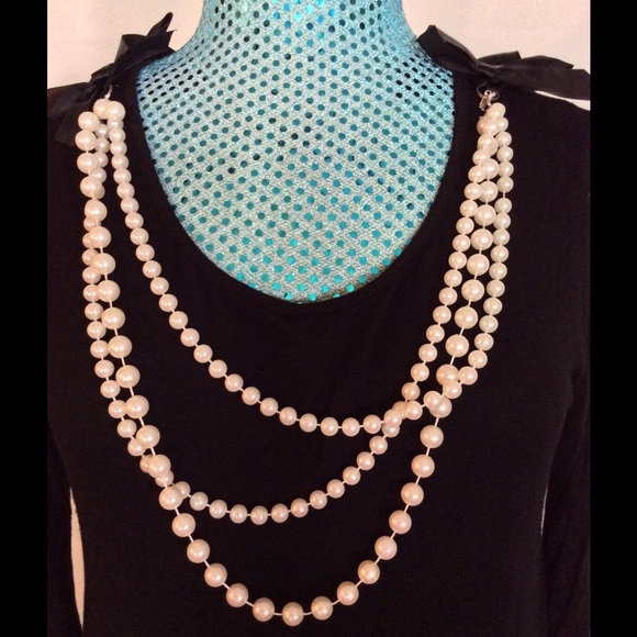 Black blouse with pearls - Picture 4 of 4