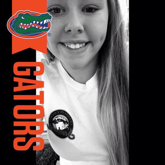 Meet your Posher, Alyssa - Picture 1 of 1