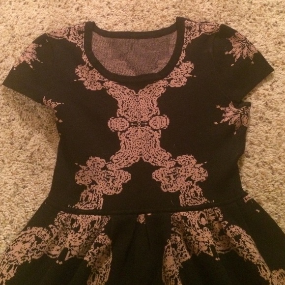 Dress - Picture 2 of 4