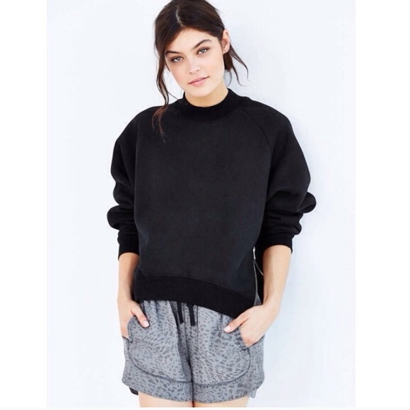 Urban Outfitters Shorts - Picture 3 of 4