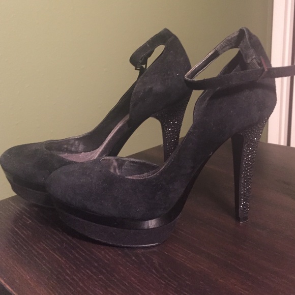 Gianni Bini Black suede pumps.