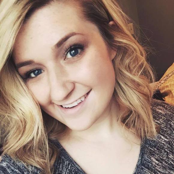 Meet your Posher, Mikaela - Picture 1 of 1