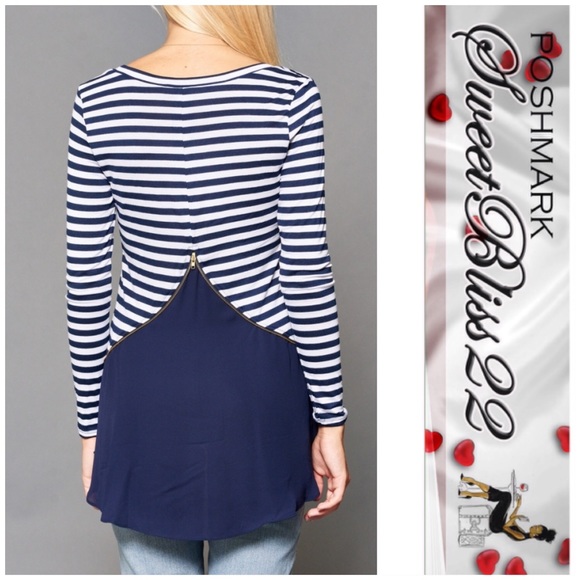 💄️Now Available  Blue Striped Top💄 - Picture 2 of 3