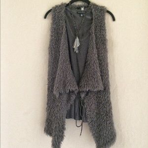 1 day sale ‼️Kensie Nappy Fur Vest - Bohemian