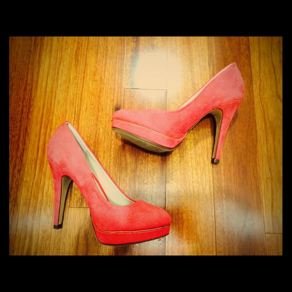 Pink suede pumps