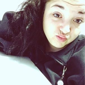 Meet your Posher, Felicia