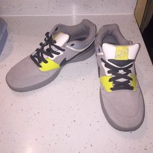 Nike shoes, great condition!