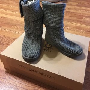 Gray knit uggs