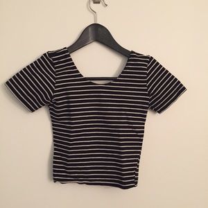 💙super cute striped crop top 💙