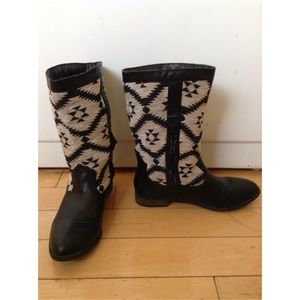 Aztec black boots