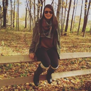 Meet your Posher, Erica