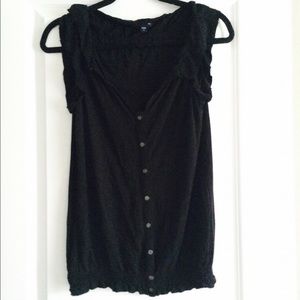 Black sleevless top with buttons