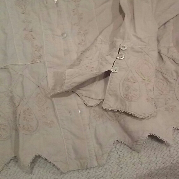 Shirt - Picture 2 of 4