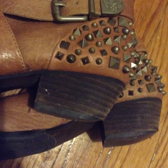 ✨SOLD✨Vince stud booties - Picture 2 of 4