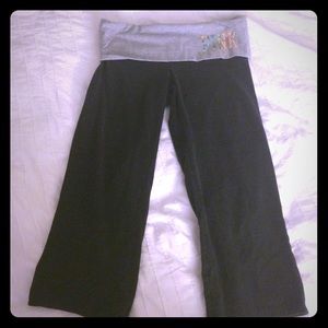 Cropped yoga pants