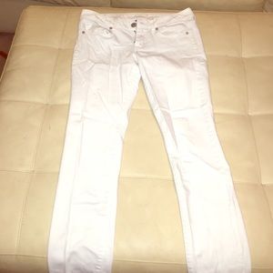 White skinny jeans