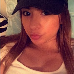 Meet your Posher, Desiree