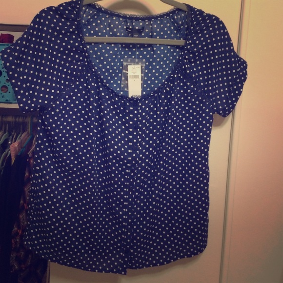 New with tags✔️- Gap polka dot blouse