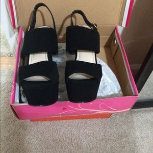 Black open toe platform heels