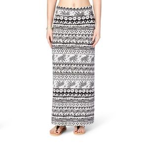 🎀Black and white elephant print maxi skirt🎀