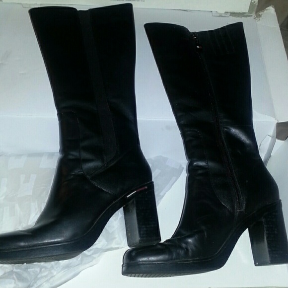Tommy Hilfiger Black boot sz 6-1/2