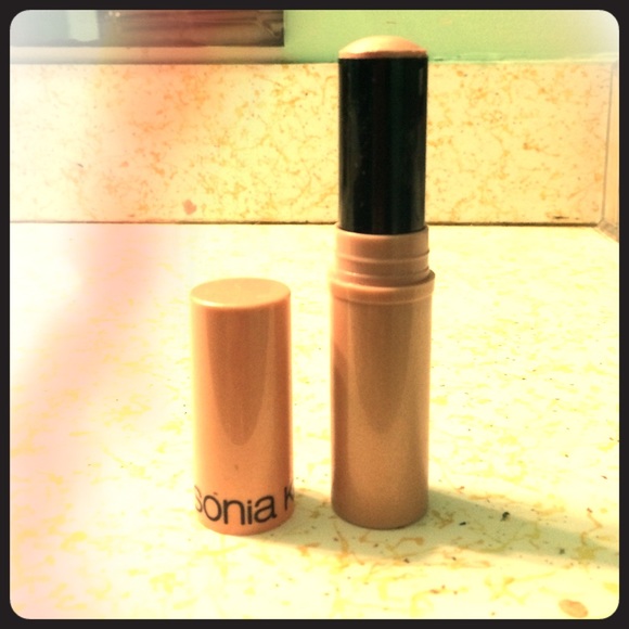 Luminosity highlighter stick.