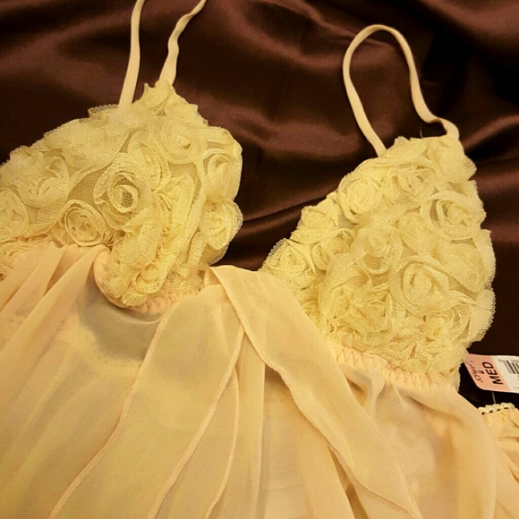 VALENTIN DAY Romantic yellow night wear - Picture 3 of 4