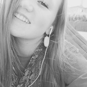 Meet your Posher, Kaitlyn