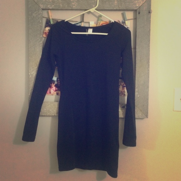 Black bodycon dress