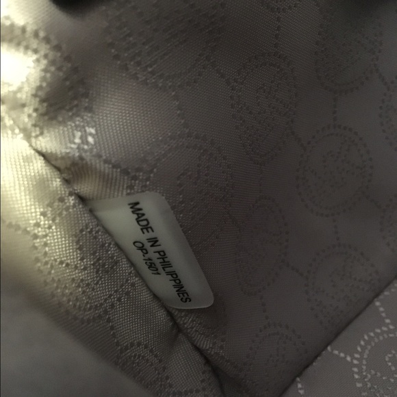 Michael Kors Selma medium cross body messenger bag - Picture 3 of 3