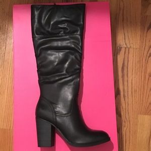 🎉FLASH SALE🎉NEW Faux leather chunky heel boots