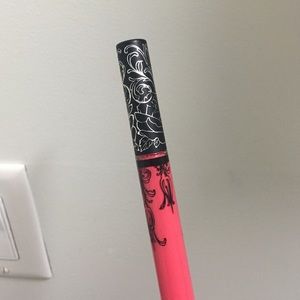 Kat Von D Jeffree - hot pink
