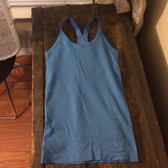 Blue lulu lemon ebb to street tank size 6