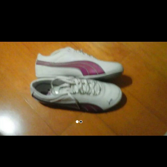 Women's pumas size 10