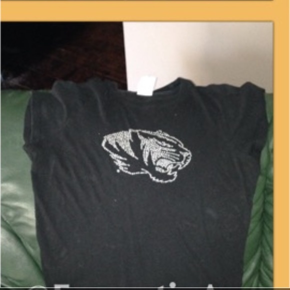 WOMENS black MU Size medium T-shirt