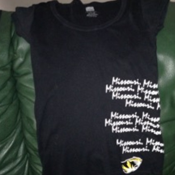 WOMENS black MU size medium T-shirt