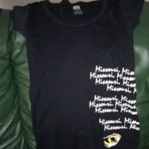 WOMENS black MU size medium T-shirt