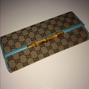 Gucci Monogram Bamboo Clutch Bag😍