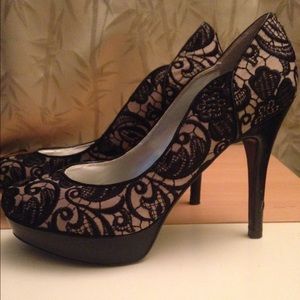Lace pattern platform heels