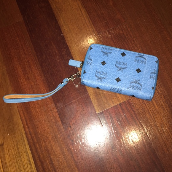 SOLDDDD🚫🚫🚫 MCM Wallet/wristlet