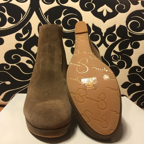 Jessica Simpson Wedge Bootie. - Picture 4 of 4