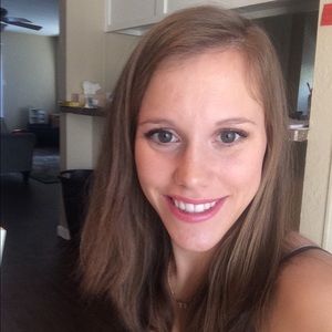 Meet your Posher, Courtney