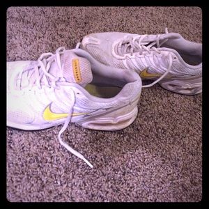 Nike Livestrong Tennies