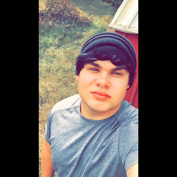 Meet your Posher, Brandon - Picture 1 of 1