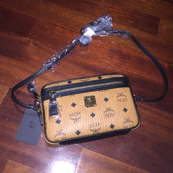 SOLDDDD🚫🚫🚫🚫AND NEW MCM Cross body bag😍