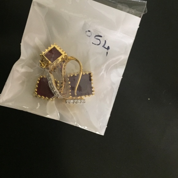 Jewelry - Picture 2 of 3