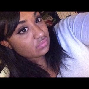 Meet your Posher, Jeannide