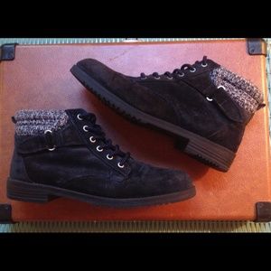 90s Black Sweater-Top Boots