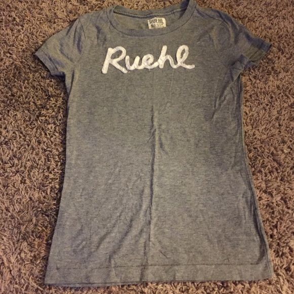 Ruehl t-shirt